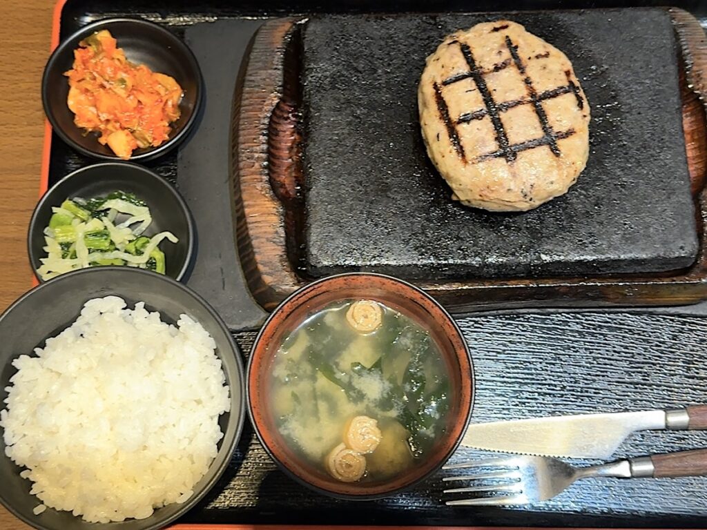 肉と米:ハンバーグ100g