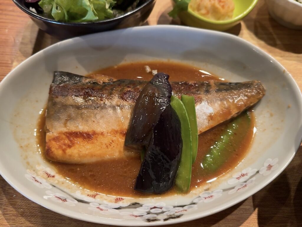 やまや新橋店:こく旨さばの味噌煮定食2