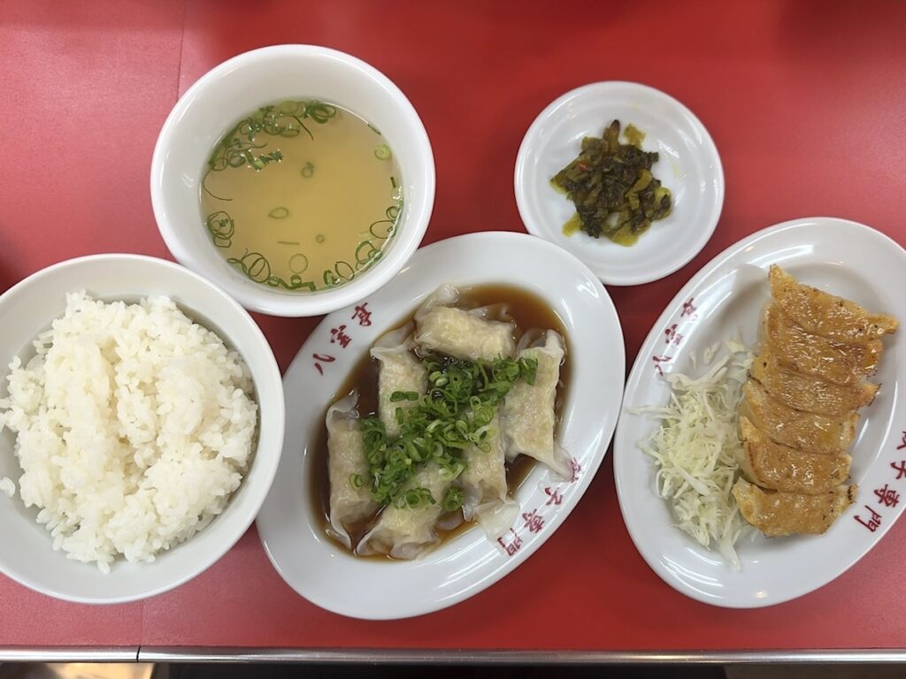 八宝亭:焼き餃子と水餃子