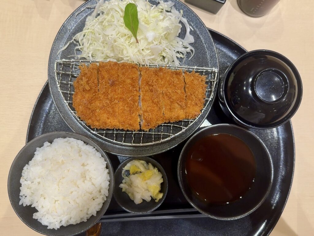 まい泉食堂:とんかつ定食1