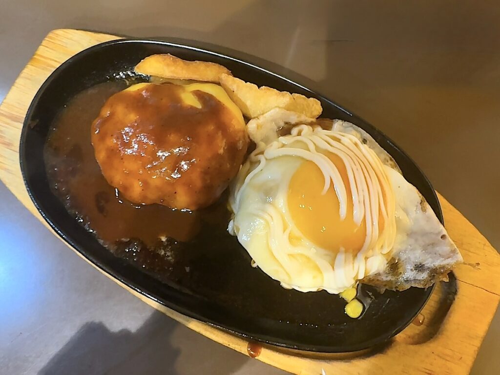 三浦のハンバーグ:ダブルハンバーグ(チーズ・目玉焼き)2