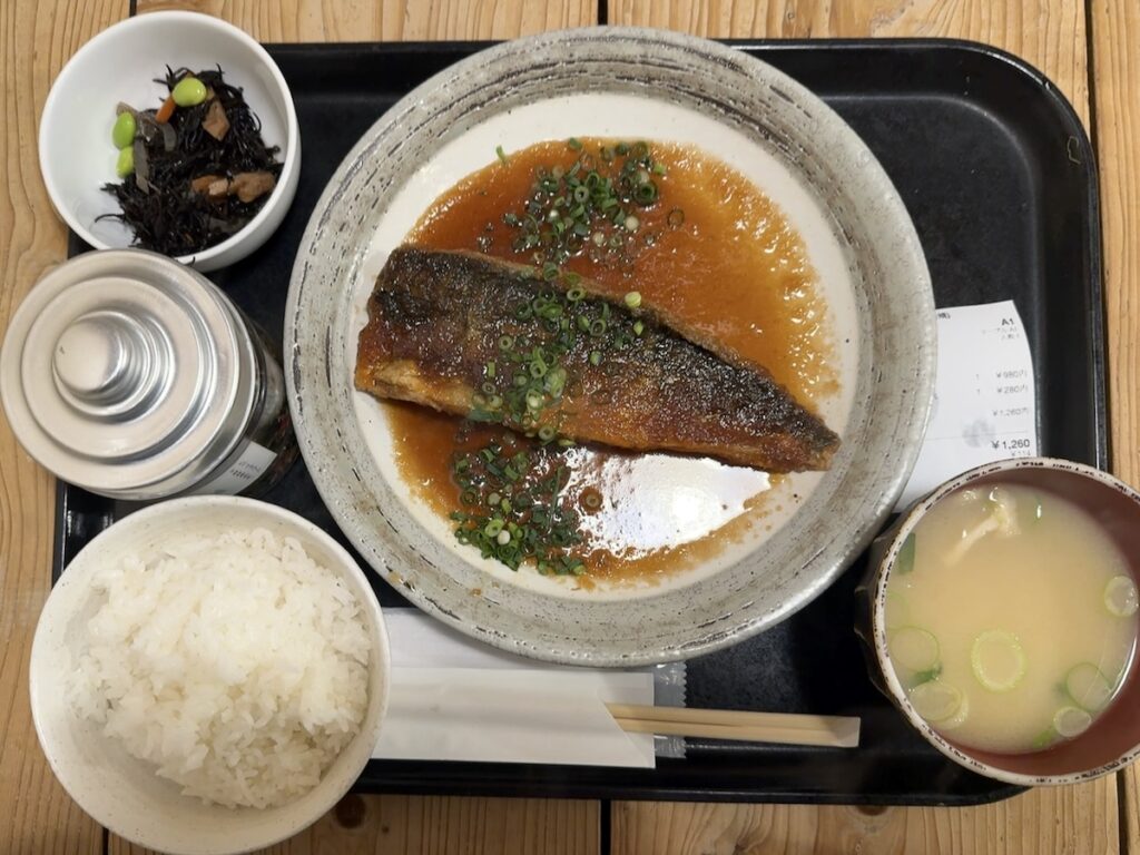 梅山鉄平食堂:日替わり煮魚