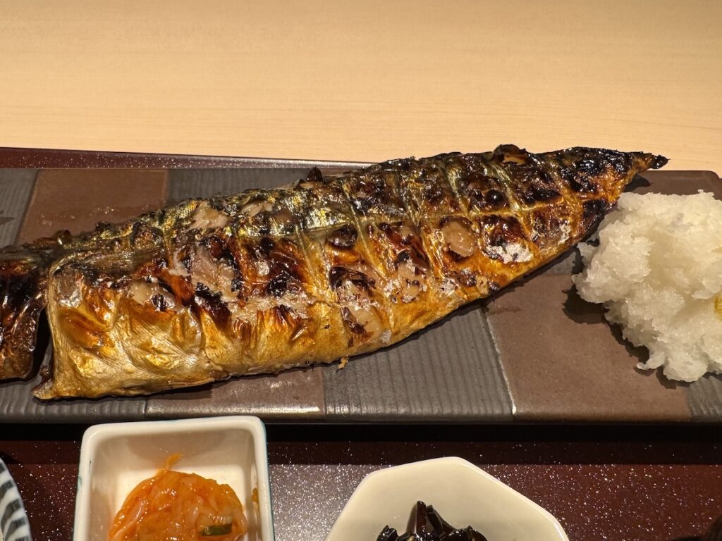 金のしゃもじ：大判トロさばの炭火焼き定食2