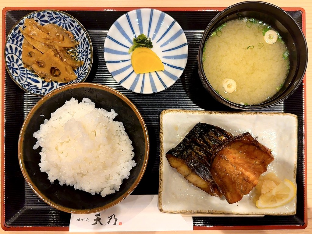 博多天乃：朝食のサバみりん定食