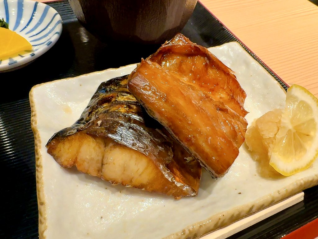 博多天乃：朝食のサバみりん定食2