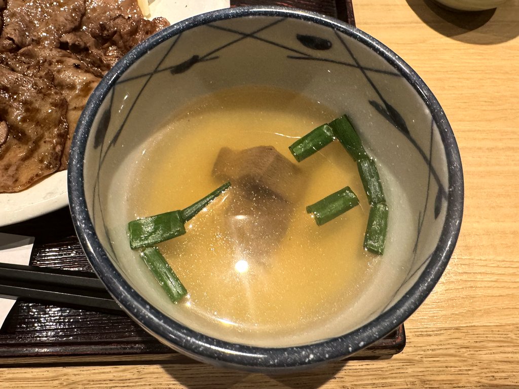 博多駅たんや：牛タン麦とろろ定食2